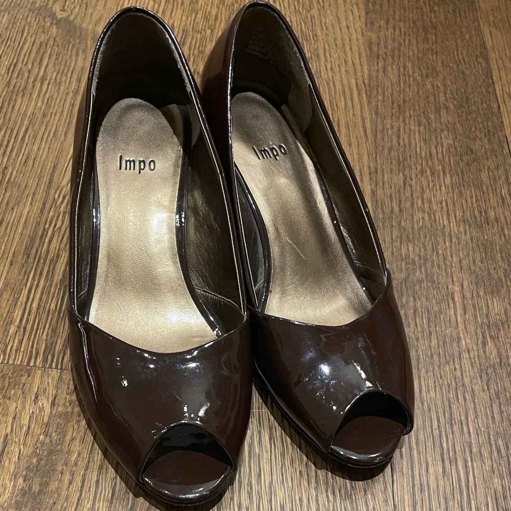 Impo Fabled Dark Brown Patent Peep Toe Heels ☀️SJ